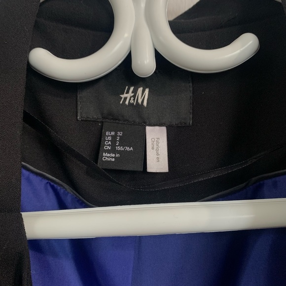 H&M women’s blazer - Picture 2 of 3